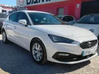 Usado Seat Leon Style 115 CV (84 kW) 2020 Blanco Berlina