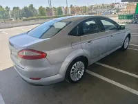 Usado Ford Mondeo Trend 140 CV (102 kW) 2009 Gris / plata Berlina