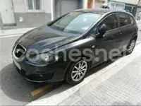 Usado Seat Leon Sport 105 CV (77 kW) 2010 Negro Utilitario