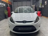 Usado Ford Fiesta Trend 70 CV (51 kW) 2012 Blanco Berlina