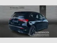 Usado Mercedes B200 150 CV (110 kW) 2022 Negro Utilitario