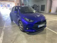 Usado Toyota Yaris Active 116 CV (85 kW) 2025 Azul Utilitario