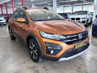 Usado Dacia Sandero Expression 91 CV (66 kW) 2023 Naranja Berlina