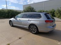 Usado VW Passat 120 CV (88 kW) 2018 Gris / plata Familiar