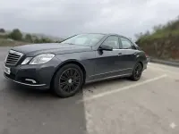 Usado Mercedes E240 Elegance 387 CV (284 kW) 2009 Gris Berlina