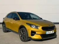 Usado Kia XCeed 143 CV (105 kW) 2022 Amarillo SUV
