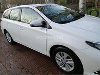 Usado Toyota Auris Hybrid Active 136 CV (100 kW) 2019 Blanco Familiar