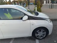 Usado Toyota Aygo X-play 69 CV (50 kW) 2017 Blanco Utilitario