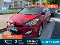 Usado Hyundai i30 110 CV (80 kW) 2012 Rojo Familiar