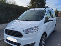 Usado Ford Tourneo Courier Trend 100 CV (73 kW) 2017 Blanco Monovolumen