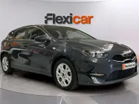 Usado Kia Ceed 136 CV (100 kW) 2023 Gris Utilitario