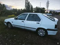 Usado Renault R9 93 CV (68 kW) 1995 Blanco Berlina