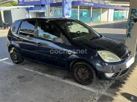 Usado Ford Fiesta Ambiente 68 CV (50 kW) 2004 Azul Utilitario