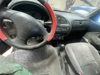 Usado Citroën Saxo 58 CV (42 kW) 1997 Granate Utilitario
