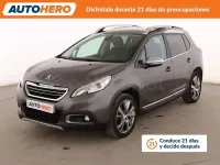 Usado Peugeot 2008 Allure 100 CV (73 kW) 2015 Gris / plata SUV