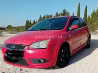 Usado Ford Focus Trend 100 CV (73 kW) 2003 Rojo Berlina