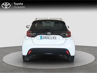 Usado Toyota Yaris Hybrid Active 116 CV (85 kW) 2022 Blanco Berlina