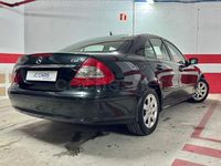 Usado Mercedes E220 Avantgarde 170 CV (125 kW) 2007 Negro Berlina