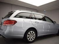 Usado Mercedes E220 Elegance 170 CV (125 kW) 2015 Azul Familiar