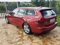 Usado Volvo V60 Momentum 150 CV (110 kW) 2019 Granate Familiar