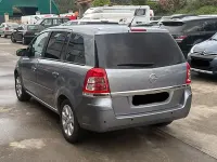 Usado Opel Zafira Essentia 110 CV (80 kW) 2009 Gris / plata Monovolumen