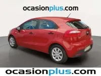 Usado Kia Rio 86 CV (63 kW) 2012 Rojo Utilitario
