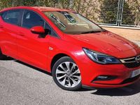 Usado Opel Astra Selective 125 CV (91 kW) 2016 Rojo Utilitario