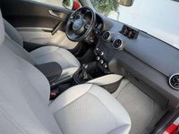 Usado Audi A1 Attraction 86 CV (63 kW) 2012 Rojo Utilitario