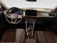 Usado VW T-Roc Life 110 CV (80 kW) 2023 Rojo SUV