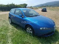 Usado Alfa Romeo 147 120 CV (88 kW) 2006 Azul Utilitario