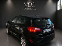 Usado Ford Fiesta Trend 75 CV (55 kW) 2021 Negro Utilitario