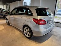 Begagnad Mercedes B180 109 HK (80 kW) 2014 Grå Minibuss