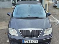 Usado Lancia Phedra 128 CV (94 kW) 2004 Gris / plata Monovolumen