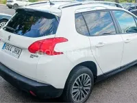 Usado Peugeot 2008 Style 110 CV (80 kW) 2015 Blanco SUV