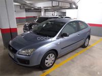 Usado Ford Focus Trend 100 CV (73 kW) 2006 Azul Berlina
