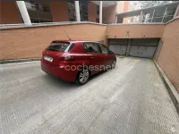 Usado Peugeot 308 Allure 130 CV (95 kW) 2021 Granate Berlina