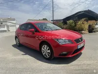 Usado Seat Leon Style 110 CV (80 kW) 2017 Rojo Berlina