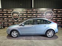 Usado Ford Focus Ghia 115 CV (84 kW) 2006 Azul Berlina