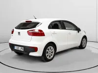 Usado Kia Rio 84 CV (61 kW) 2016 Blanco Utilitario