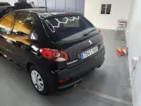 Usado Peugeot 206+ 70 CV (51 kW) 2012 Negro Utilitario