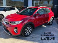 Usado Kia Stonic 100 CV (73 kW) 2024 Rojo SUV