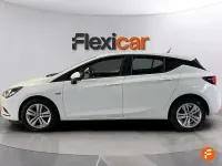 Usado Opel Astra Dynamic 110 CV (80 kW) 2019 Blanco