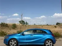 Usado Mercedes A180 Urban 122 CV (89 kW) 2013 Azul Utilitario