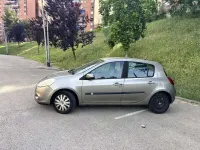 Usado Renault Clio Authentique 86 CV (63 kW) 2009 Gris Utilitario