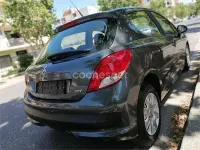 Usado Peugeot 207 75 CV (55 kW) 2010 Gris / plata Berlina