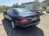 Usado Mercedes E220 Avantgarde 125 CV (91 kW) 1997 Negro Berlina