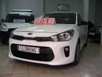 Usado Kia Rio 84 CV (61 kW) 2017 Blanco Berlina
