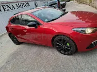 Usado Mazda 3 Luxury 150 CV (110 kW) 2016 Granate Berlina