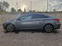 Usado Hyundai i40 141 CV (103 kW) 2015 Gris / plata Berlina