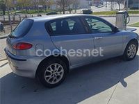 Usado Alfa Romeo 147 Progression 115 CV (84 kW) 2003 Gris / plata Utilitario